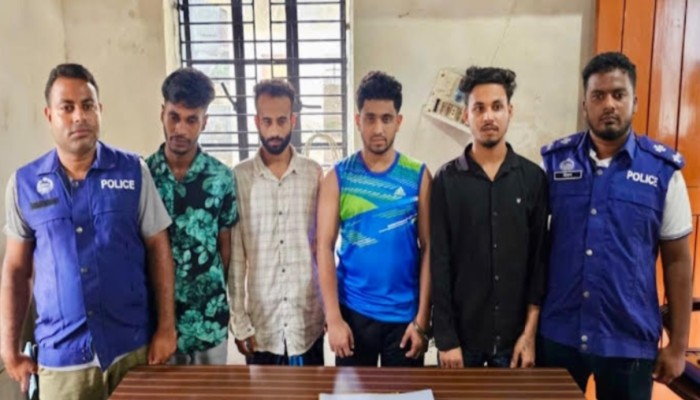 কাউখালীতে বিশেষ অভিযানে ইয়াবাসহ ৪ মাদক ব্যবসায়ী গ্রেফতার
