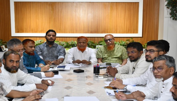 ঢাকা মহানগরী দক্ষিণ জামায়াতের কর্মপরিষদ বৈঠক : জুলাই শহীদ ও আহতদের রক্তের সাথে কাউকে বেঈমানি করতে দেওয়া হবে না