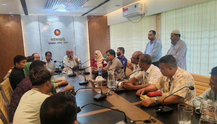 নাইক্ষ্যংছড়িতে সরকারী দপ্তরের কর্মকর্তাদের  মতবিনিময়, বৃক্ষরোপণ ও আর্থিক অনুদান প্রদান করেন সাংসদ সাচিংপ্রু জেরি