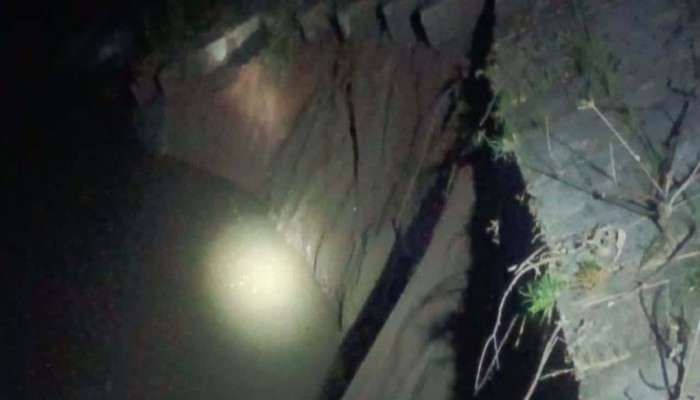 ব্রহ্মপুত্রের ডান তীর রক্ষা বাঁধে ধস, কয়েকটি গ্রাম প্লাবিত হওয়ার আশঙ্কা