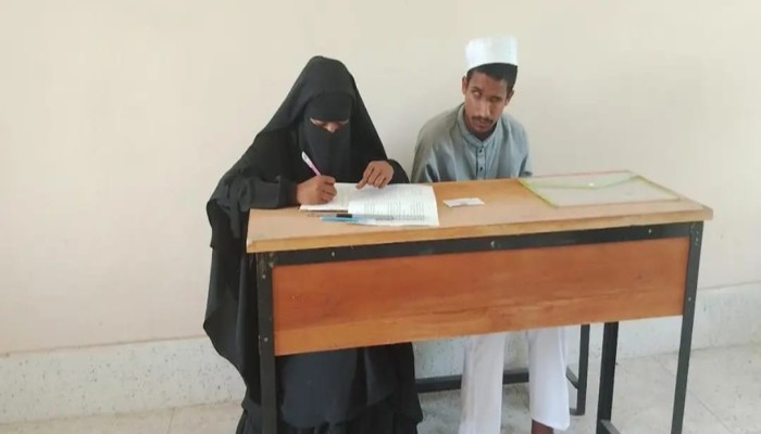 দৃষ্টি প্রতিবন্ধী মারুফকে হারাতে পারেনি তার দু'চোখ