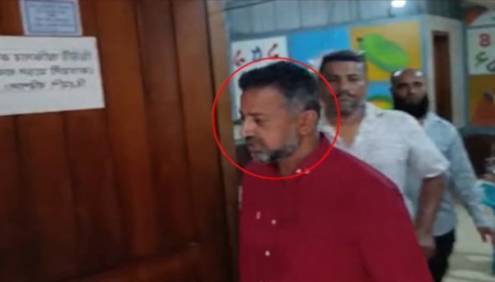 বরিশালে অণ্ডকোষ চেপে চেক-স্ট্যাম্পে স্বাক্ষর নেয়া সেই অভিযুক্ত গ্রেপ্তার