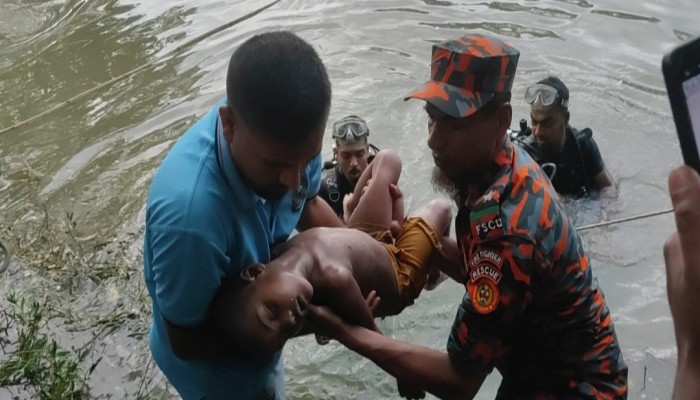 গৌরীপুরে পুকুরের পানিতে ডুবে দুই বোনের মর্মান্তিক মৃত্যু, ৪৫ মিনিটের চেষ্টায় ছোট বোনের মরদেহ উদ্ধার!