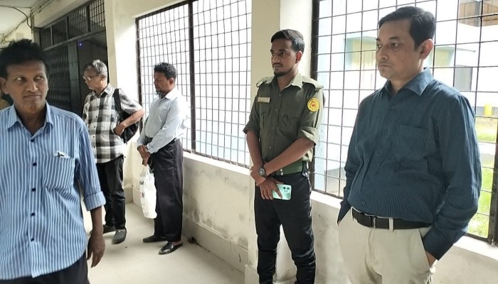 রোগী ও চিকিৎসকদের নিরাপত্তায় বুড়িচং  উপজেলা স্বাস্থ্য কমপ্লেক্সে ১০আনসার সদস্য নিয়োগ