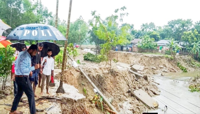 মাধবপুর টানা অতি বৃষ্টি ও উজান থেকে নেমে আসা পাহাড়ি ঢলে ভয়াবহ নদী ভাঙন