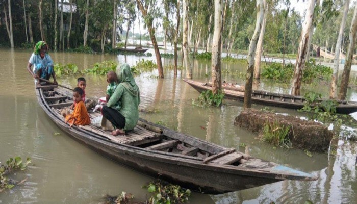 হু হু করে বাড়ছে তিস্তায় পানি, প্লাবিত চর-দ্বীপচর