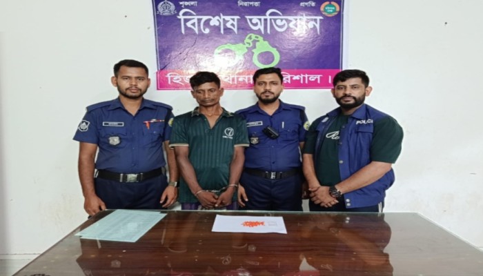 হিজলায় ১০২ পিস ইয়াবাসহ মাদক ব্যবসায়ী আটক