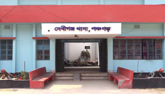 দেবীগঞ্জে মুষলধারে বৃষ্টির মধ্যে বজ্রপাতে দুই কৃষকের মৃত্যু