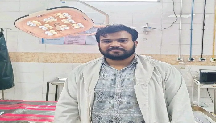 মুসল্লি পরিবারের গর্ব, এমবিএস পাস রিফাত
