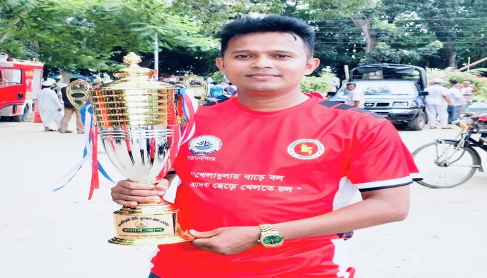 প্রীতি ফুটবলে প্রাণের উচ্ছ্বাস