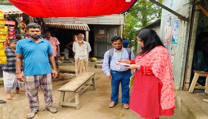 কালীগঞ্জে ড্রেজারে অবৈধ বালু উত্তোলন, কৃষিজমি ভরাটে জরিমানা