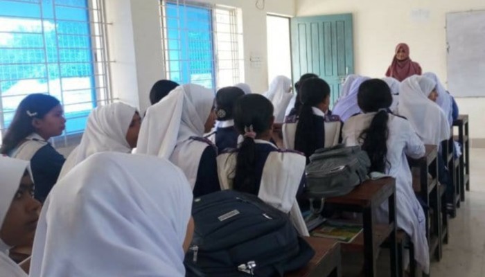 এক সাহসী কিশোরীর লড়াইয়ে বদলে গেছে পুরো গ্রামের ভবিষ্যত