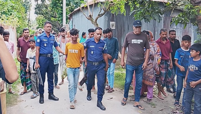 কুমারখালীতে যৌন হয়রানিতে ব্যর্থ হয়ে ৫ বছরের শিশুকে জ্বলন্ত সিগারেটের ছ্যাঁকা, অভিযুক্ত কিশোর গ্রেফতার