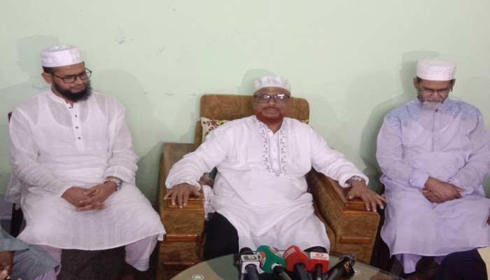 গনভোট রায় ও জুলাই আন্দোলন নিয়ে তামাশা করলে এ সরকারকে হাসিনার মতো দেশ ছেড়ে  পালাতে হবে।