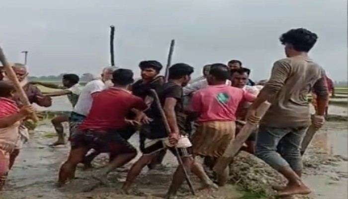 জমির দখল নিয়ে সংঘর্ষে আহত ৫; ফুলবাড়ীতে ইউপি চেয়ারম্যানকে আসামি করে থানায় অভিযোগ