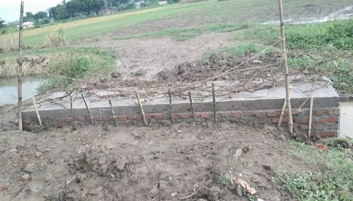 নিজ অর্থায়নে বক্স কালভার্ট নির্মাণ করে প্রশংসায় ভাসছেন নাটোরের বড়াইগ্রামের গোপালপুর ইউপি চেয়ারম্যান আব্দুস সামাদ