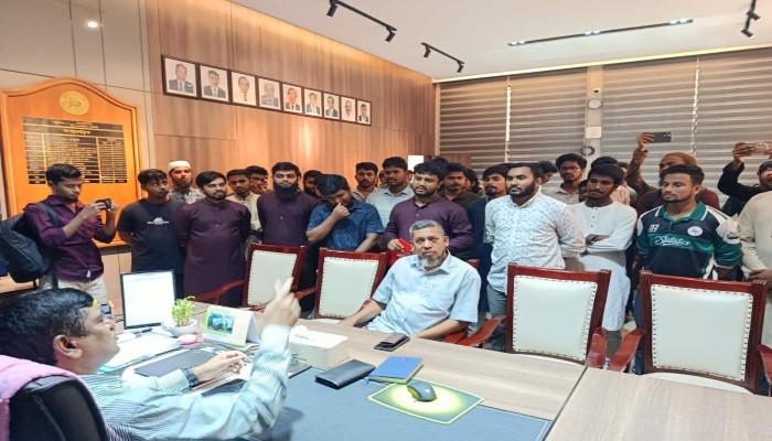 আবাসিক হলকে রাজনৈতিক প্রভাবমুক্ত রাখতে কুবি উপাচার্যের কাছে শিবিরের পাঁচ দফা দাবি