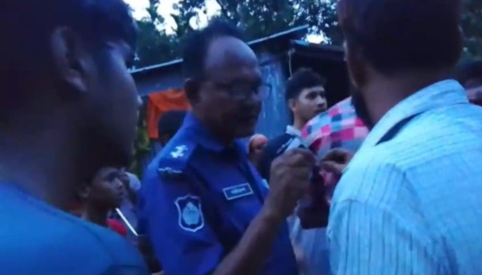 উলিপুরে ৯৯৯-এর পুলিশের বিরুদ্ধে আসামি তাড়িয়ে দেওয়ার অভিযোগ: অভিযুক্ত এসআই ৫ ঘণ্টা অবরুদ্ধ
