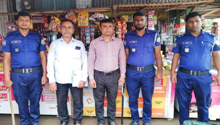 কাউখালীতে ভোক্তা অধিকার অধিদপ্তরের অভিযান: তিন প্রতিষ্ঠানকে ৮ হাজার ৫০০ টাকা জরিমানা
