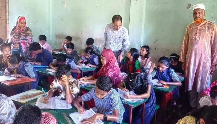 কুড়িগ্রামে ১২৩ টি সরকারি প্রাথমিক বিদ্যালয়ে মিট ডে মিলের বিস্কুট বিতরণ বন্ধ