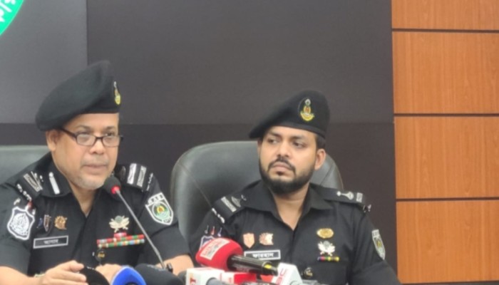 রাজবাড়ী সদর ও গোয়ালন্দ থানা এলাকা হতে ০২ টি আগ্নেয়াস্ত্র ও ৩৪ রাউন্ড তাজা কার্তুজ’সহ ০২ জন অস্ত্রধারী’কে গ্রেফতার করেছে র‌্যাব-১০।