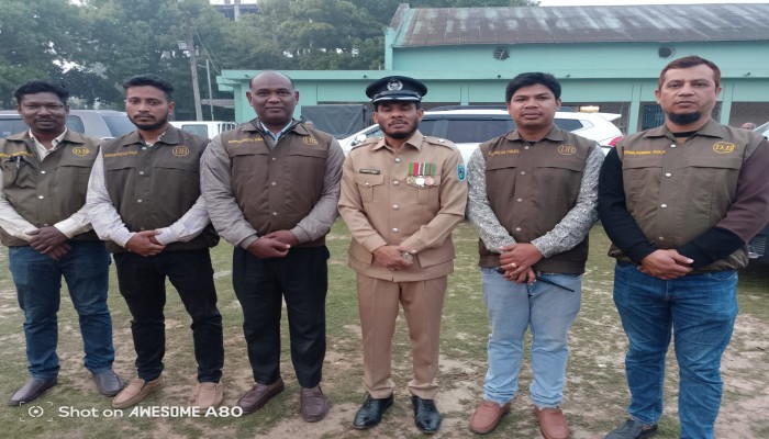 অপরাধীদের আতঙ্ক ওসি গোলাম রসুল: ডিবির অভিযানে অস্ত্র-মাদক উদ্ধার, শীর্ষ সন্ত্রাসীসহ ৫৫ গ্রেফতার
