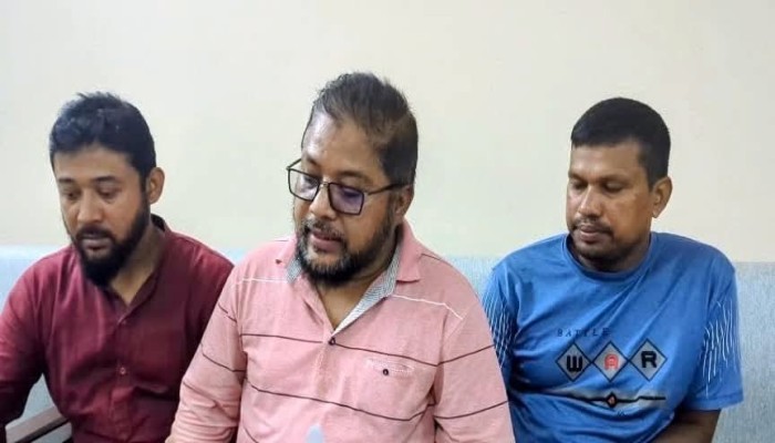 অতিরিক্ত টাকা নেওয়ার প্র'তিবাদ, কুবি শিক্ষার্থীকে মা'রধর-হে'নস্তার অ'ভিযোগ