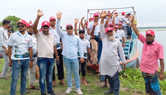 নৌকা ভ্রমণে গান-বাজনা নয়, মা'দকবি'রোধী বার্তা দিলেন  যুবসমাজ