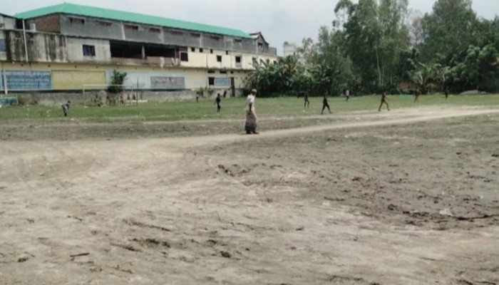 রায়গঞ্জের পাঙ্গাশী লায়লা মিজান স্কুল এন্ড কলেজ মাঠটি সংস্কার চান এলাকাবাসী