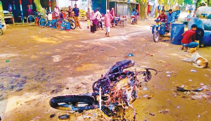 বদরগঞ্জে বিএনপি নেতাদের বালু ব্যবসা জ'ম'জ'মা'ট