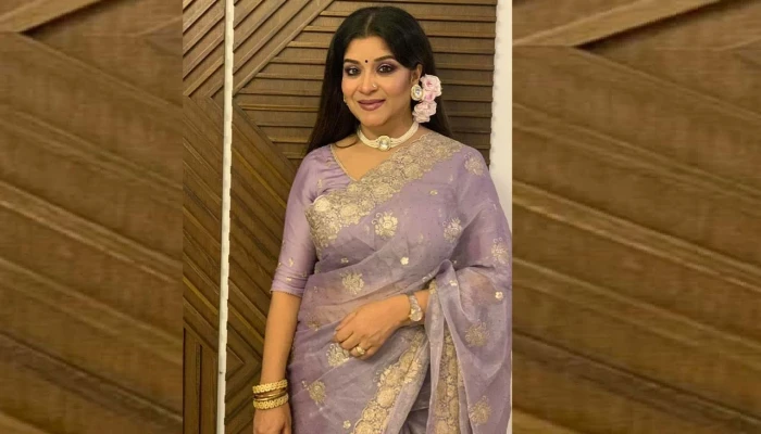 প্লে-ব্যাকের অপেক্ষায় অনুপমা মু'ক্তি