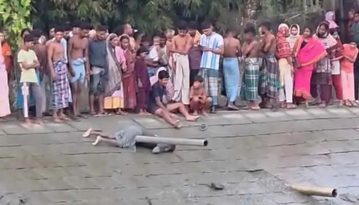 বোয়ালখালীতে ভ্যানচালকের ম'রদেহ উ'দ্ধার