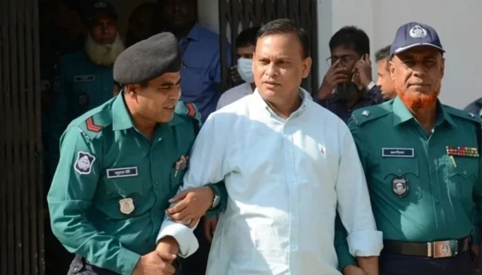 সালাহউদ্দিন আহমদকে গু'মে''র মা'ম'লা'য় জিয়াউল আহসান গ্রে'ফ'তা'র