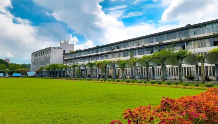বাকৃবির চার হলে সং'ঘর্ষ: ত'দন্ত শেষে শা'স্তির পথে প্রশাসন