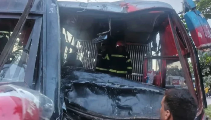 যাত্রীবাহী দুই বাসের সং'ঘ'র্ষে ময়মনসিংহে নি'হ'ত ৩, আ'হ'ত ১০