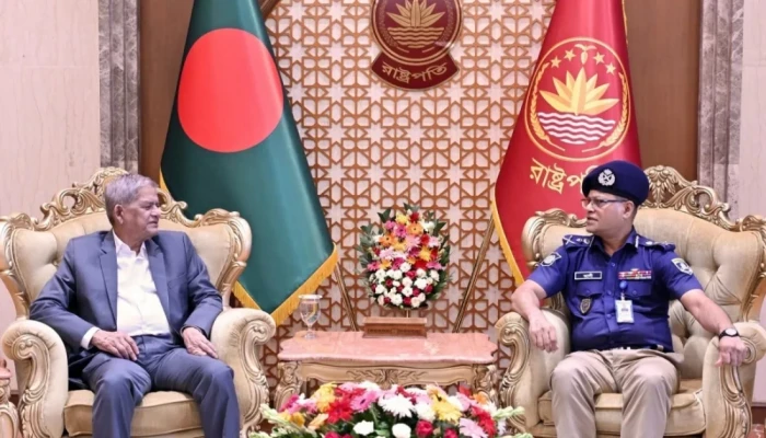 আইনশৃঙ্খলা রক্ষায় পুলিশকে নিষ্ঠার সঙ্গে কাজের আহ্বান রাষ্ট্রপতির