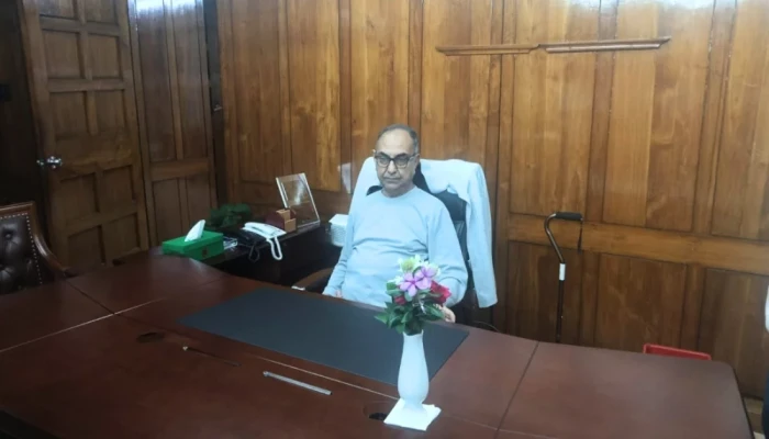 প্রথমবার জাতীয় সংসদের নিজ অফিসে মির্জা আব্বাস