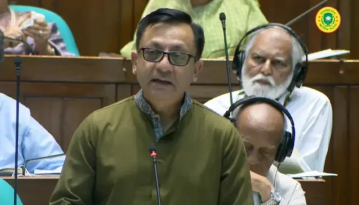 তিন বছরে ৪০০ এর বেশি গার্মেন্টস কারখানা বন্ধ হয়েছে: বাণিজ্যমন্ত্রী