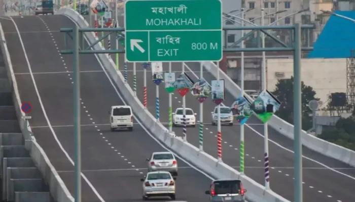 ঢাকা এলিভেটেড এক্সপ্রেসওয়ে থেকে স্ক'চ'টে'প মোড়ানো অজ্ঞাত ম'র''দে'হ উদ্ধার