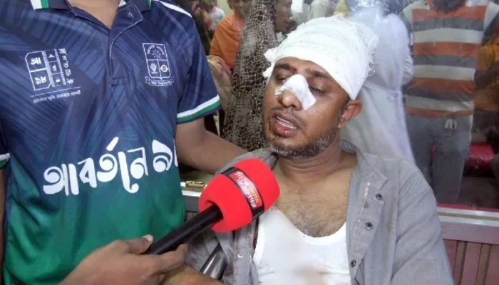 ‘ডিসেম্বরে নেত্রী আইতাছে, এর আগেই তোরে মা'ই'রা ফে'ল'মু’- বলেই জামায়াত নেতার ওপর হা'ম'লা