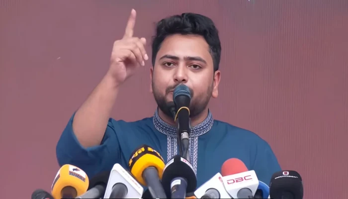 লংমার্চের সমাবেশ থেকে নাহিদ ইসলামের হুঁ'শি'য়া'রি