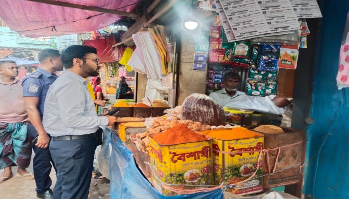 কেন্দুয়ায় মোবাইল কো'র্টে ১১ মা'মলায় ৩ হাজার ৭০০ টাকা জ'রিমানা