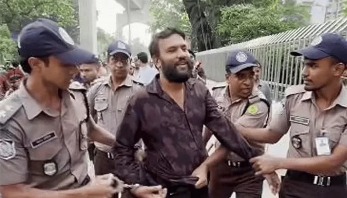 প্রধানমন্ত্রীর গাড়িবহরে মোটরসাইকেল নিয়ে ঢুকে পড়া যুবক পাঁচ দিনের রি'মা'ন্ডে