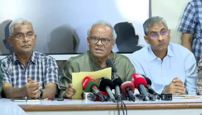 লংমার্চে নৈ'রা'জ্য সৃষ্টির চেষ্টা হলে বিএনপি হাত গু'টি'য়ে থাকবে না: রিজভী