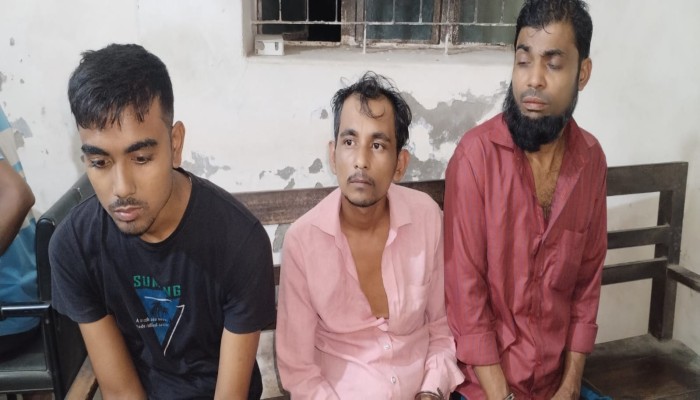 ​বানারীপাড়ায় তিন ডাকাত গ্রেপ্তার