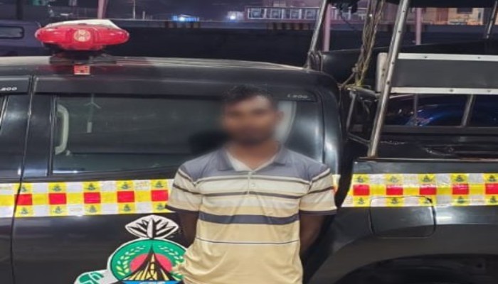 ঢাকার কেরাণীগঞ্জে স্ত্রী হ'ত্যা'র চাঞ্চল্যকর ঘটনায় আ'সা'মি সাইফুল হাওলাদার (৩০)’কে চট্টগ্রাম প'তে'ঙ্গা হতে গ্রে'ফ'তা'র করেছে এসআরবি