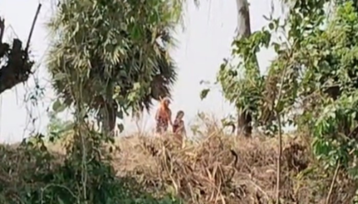 ফুলবাড়ী সী'মা'ন্তে নারী ও শিশুকে পুশইনের অ'ভি'যো'গ, শূন্যরেখায় অবস্থান