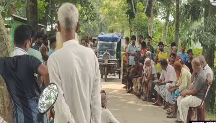 কেন্দুয়ায় দুই পক্ষের সং'ঘ'র্ষে আ'হ'ত ৩৫