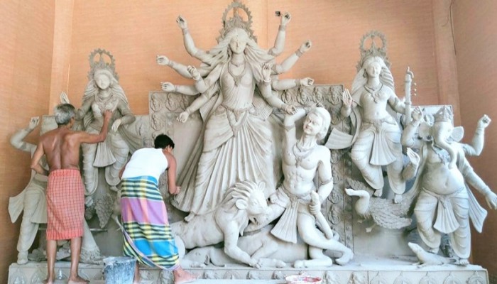 হবিগঞ্জে এ বছর দূর্গাপূজা হবে ৬৬৫টি মন্ডপে, প্রতিমা তৈরিতে শেষ মুহূর্তের ব্যস্ততা