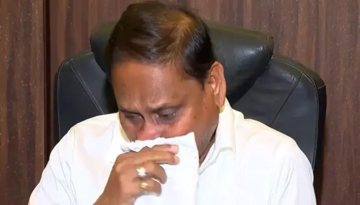 কেঁদে রাজনীতি ছাড়ার ঘোষণা দিলেন বাবরি মসজিদ নির্মাণের উদ্যোগ নেওয়া হুমায়ুন কবির
